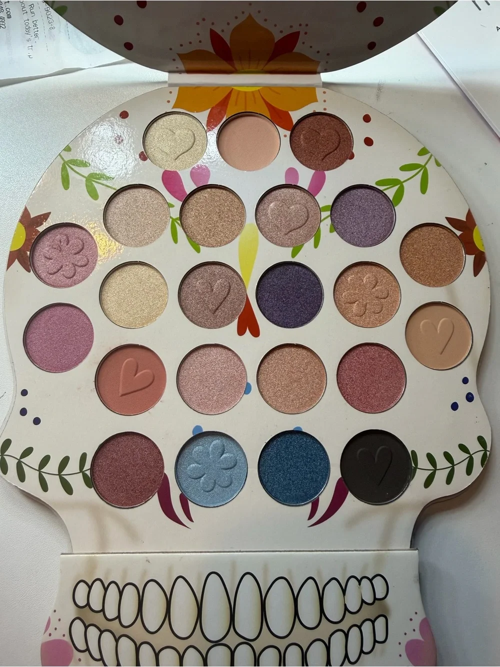 Beauty Concepts Skull Eyeshadow Palette — White with Purple & Pink Accents